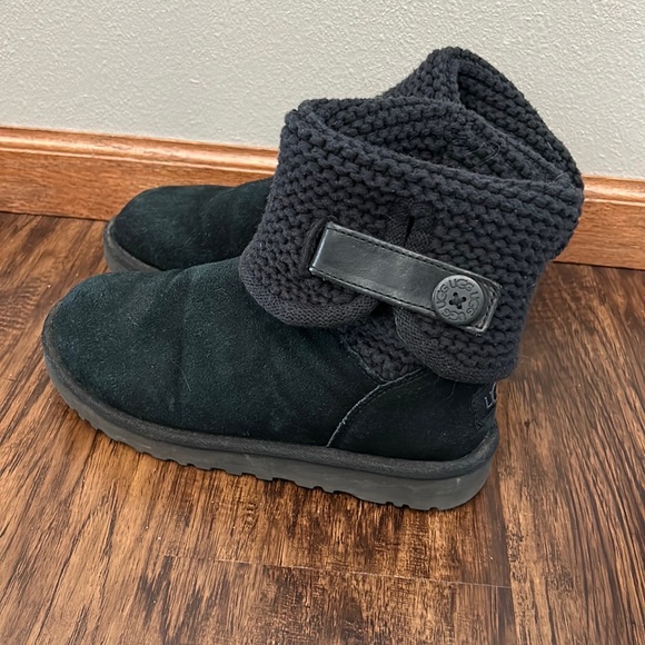 UGG Shania Black Boots - Picture 1 of 5